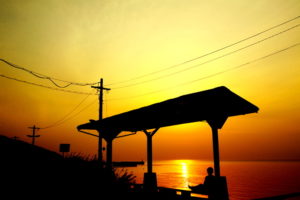伊予灘に沈む夕日