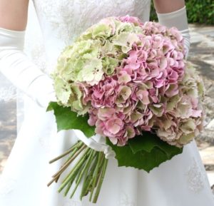 結婚式の紫陽花のブーケ