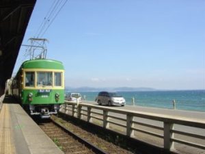 国道１３４号線と江ノ電