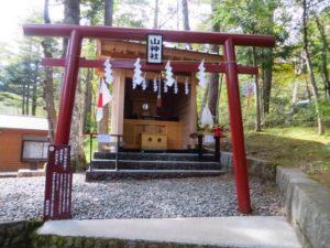 新屋山神社 奥宮