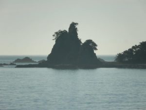 和歌山県那智勝浦町のゴジラ岩