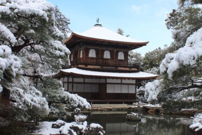 雪化粧の銀閣寺
