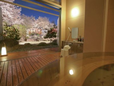 ホテル神の湯温泉　貸切家族露天風呂からの桜