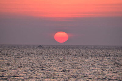 瀬波海岸からの夕日
